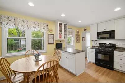 827 Liberty Bell Lane, Libertyville, IL 60048 - Photo 9
