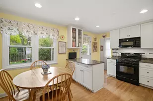 827 Liberty Bell Ln, Libertyville, IL 60048 - Photo 9