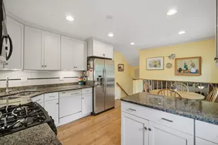 827 Liberty Bell Ln, Libertyville, IL 60048 - Photo 7
