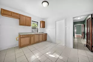 5759 S Campbell Ave, Chicago, IL 60629 - Photo 11