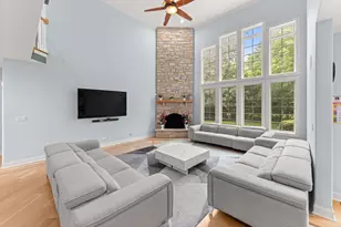 281 N Forest Dr, Addison, IL 60101 - Photo 11