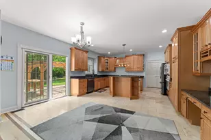 281 N Forest Dr, Addison, IL 60101 - Photo 13