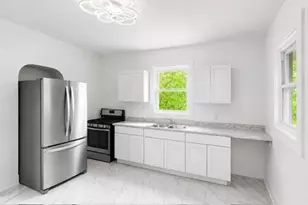 10504 S Lafayette Ave, Chicago, IL 60628 - Photo 5