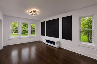 10504 S Lafayette Ave, Chicago, IL 60628 - Photo 3