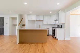 9S215 Florence Ave, Downers Grove, IL 60516 - Photo 7