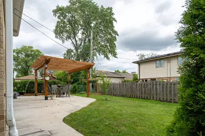 [Address not provided], Morton Grove, IL 60053 - Photo 7