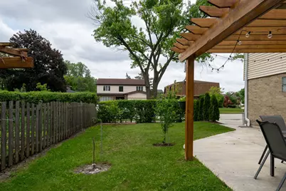 [Address not provided], Morton Grove, IL 60053 - Photo 9
