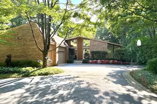 990 Sheridan Rd, Highland Park, IL 60035 - Photo 3