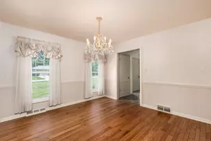 11 Oaklane Dr, Ottawa, IL 61350 - Photo 3