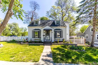 401 S Lake Terrace, Mundelein, IL 60060 - Photo 1