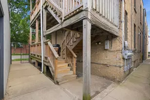 1900 W Oakdale Ave, Chicago, IL 60657 - Photo 33