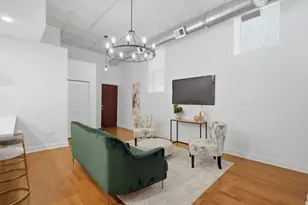 1900 W Oakdale Ave, Chicago, IL 60657 - Photo 7