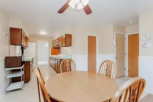 818 Leahy Circle, Des Plaines, IL 60016 - Photo 11