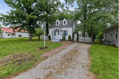 407 S Davis Avenue, Centralia, IL 62801 - Photo 3