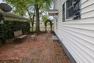 407 S Davis Ave, Centralia, IL 62801 - Photo 7