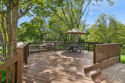 139 N Crooked Lake Lane, Lindenhurst, IL 60046 - Photo 19