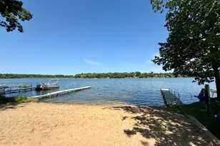 139 N Crooked Lake Ln, Lindenhurst, IL 60046 - Photo 23