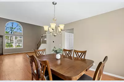 139 N Crooked Lake Lane, Lindenhurst, IL 60046 - Photo 3