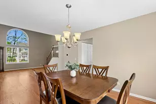139 N Crooked Lake Ln, Lindenhurst, IL 60046 - Photo 3