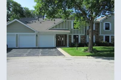 1106 Wildberry Court #B1, Wheeling, IL 60090 - Photo 1