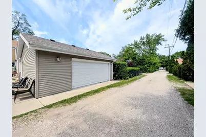 6833 N Lowell Avenue, Lincolnwood, IL 60712 - Photo 33