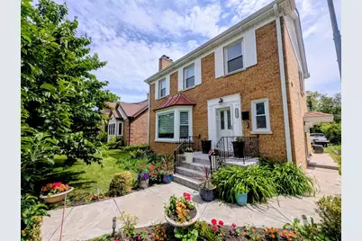 6833 N Lowell Avenue, Lincolnwood, IL 60712 - Photo 1