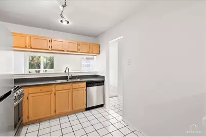 1242 Shawford Way, Elgin, IL 60120 - Photo 9