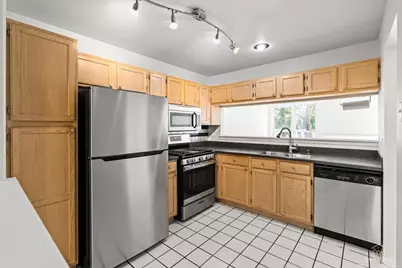 1242 Shawford Way, Elgin, IL 60120 - Photo 7