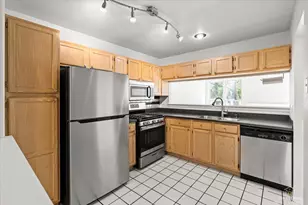 1242 Shawford Way, Elgin, IL 60120 - Photo 7