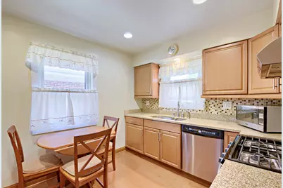 [Address not provided], Skokie, IL 60076 - Photo 5