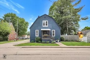 146 N Hickory St, Manteno, IL 60950 - Photo 1