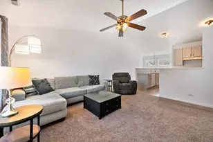315 Thornwood Way, South Elgin, IL 60177 - Photo 5