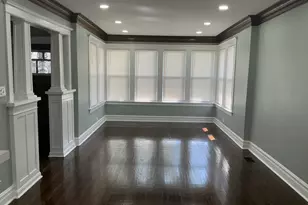 8042 S Bennett Ave, Chicago, IL 60617 - Photo 3