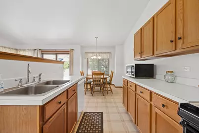 205 Woodlet Lane, Bolingbrook, IL 60490 - Photo 9
