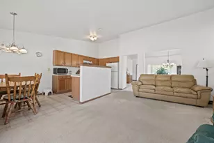 205 Woodlet Ln, Bolingbrook, IL 60490 - Photo 11