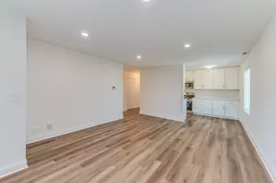 900 Perrie Dr, Elk Grove Village, IL 60007 - Photo 11