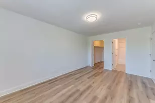 900 Perrie Dr, Elk Grove Village, IL 60007 - Photo 13