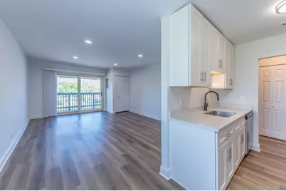 900 Perrie Drive #304, Elk Grove Village, IL 60007 - Photo 7