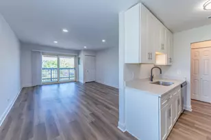 900 Perrie Dr, Elk Grove Village, IL 60007 - Photo 7