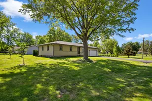 104 N Spruce St, Cortland, IL 60112 - Photo 3