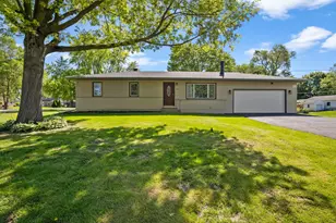 104 N Spruce St, Cortland, IL 60112 - Photo 1