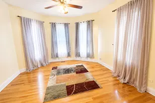 1647 W Sherwin Ave, Chicago, IL 60626 - Photo 3