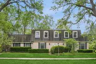 2629 Kingston Dr, Northbrook, IL 60062 - Photo 1