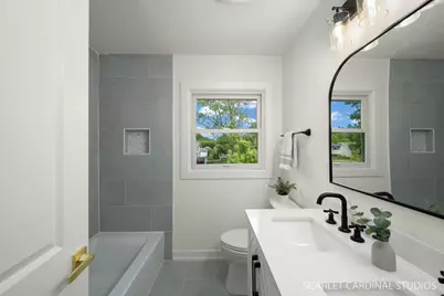 102 N Erie Street, Wheaton, IL 60187 - Photo 23