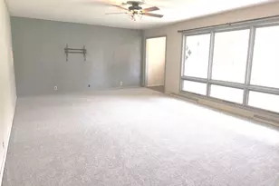 211 E Depew St, Odin, IL 62870 - Photo 5