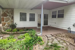 211 E Depew St, Odin, IL 62870 - Photo 35