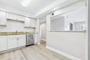13000 W Heiden Circle, Lake Bluff, IL 60044 - Photo 13