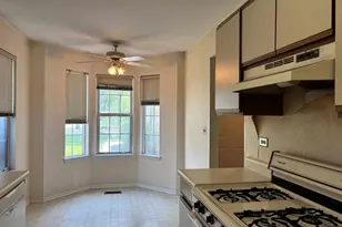 396 Cobbler Ln, Buffalo Grove, IL 60089 - Photo 5