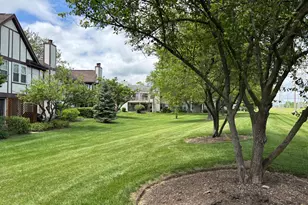 396 Cobbler Ln, Buffalo Grove, IL 60089 - Photo 19
