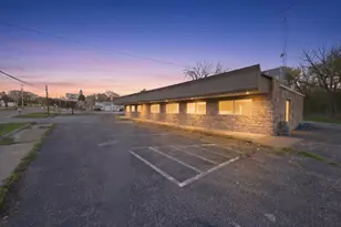 682 Park Ave, Genoa, IL 60135 - Photo 1